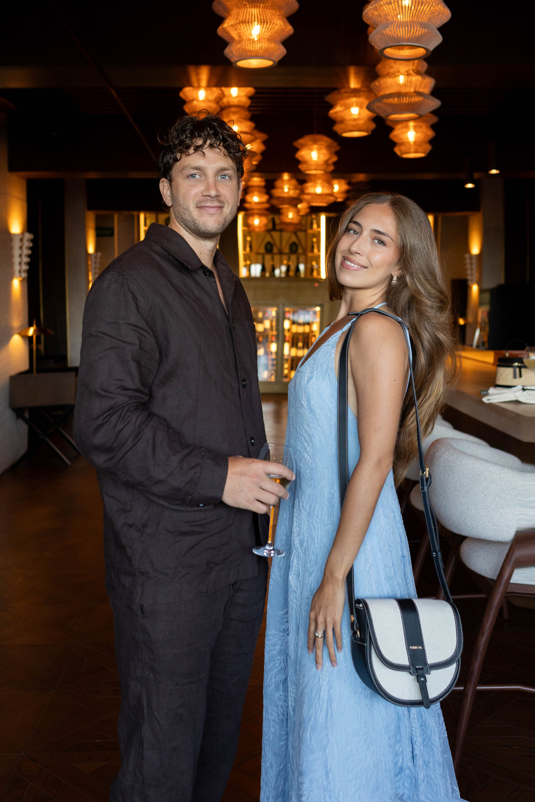 Robin Debondt en Adrianna Johns — HOMZ Rentals